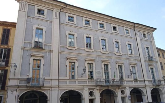 Appartamento piazza Santa Maria Maggiore, Breo Mondovì