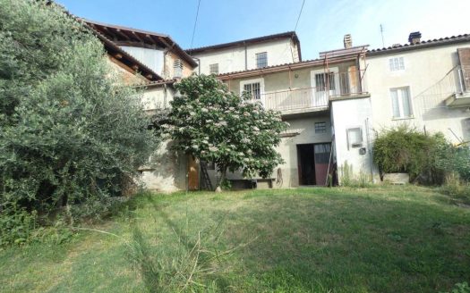 Affascinante stabile d’epoca del 1700 con giardino privato