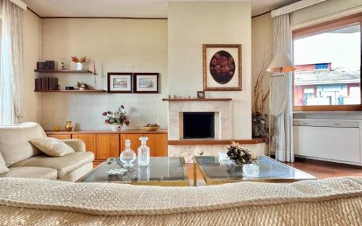 🏠 AMPIO ALLOGGIO CON RISCALDAMENTO AUTONOMO E VISTA MONVISO! 🌄