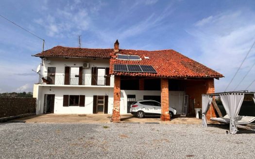 Cascinale Piemontese alle Porte delle Langhe