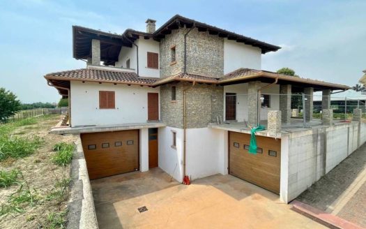 Villa  Località Castelletto,  Piozzo