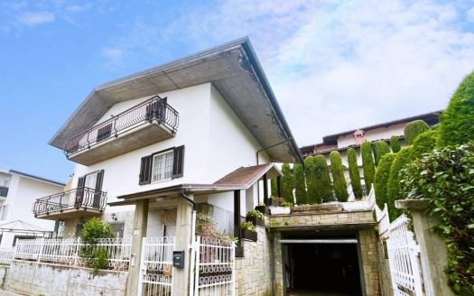 Villanova Mondovì – Casa indipendente 4 lati con giardino, box e 2 alloggi!
