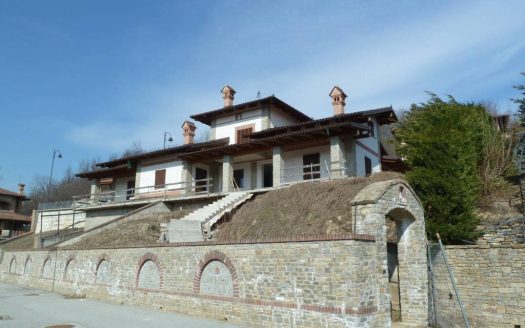 Villa via Torino,  Dogliani