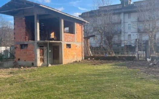 Magazzino via Candido Mandilli,  Bagnasco