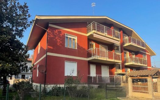 Vivi la comodità del centro con il tuo giardino privato!