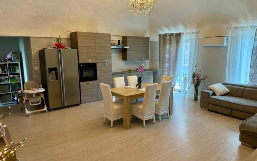 Casa indipendente a  15 km da Centro Carrù